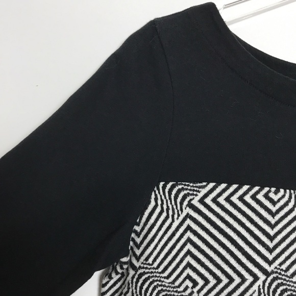 Banana Republic black/white graphic sweater size S - Picture 4 of 8